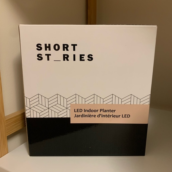 Short Stories LED Indoor Planter - Picture 2 of 2